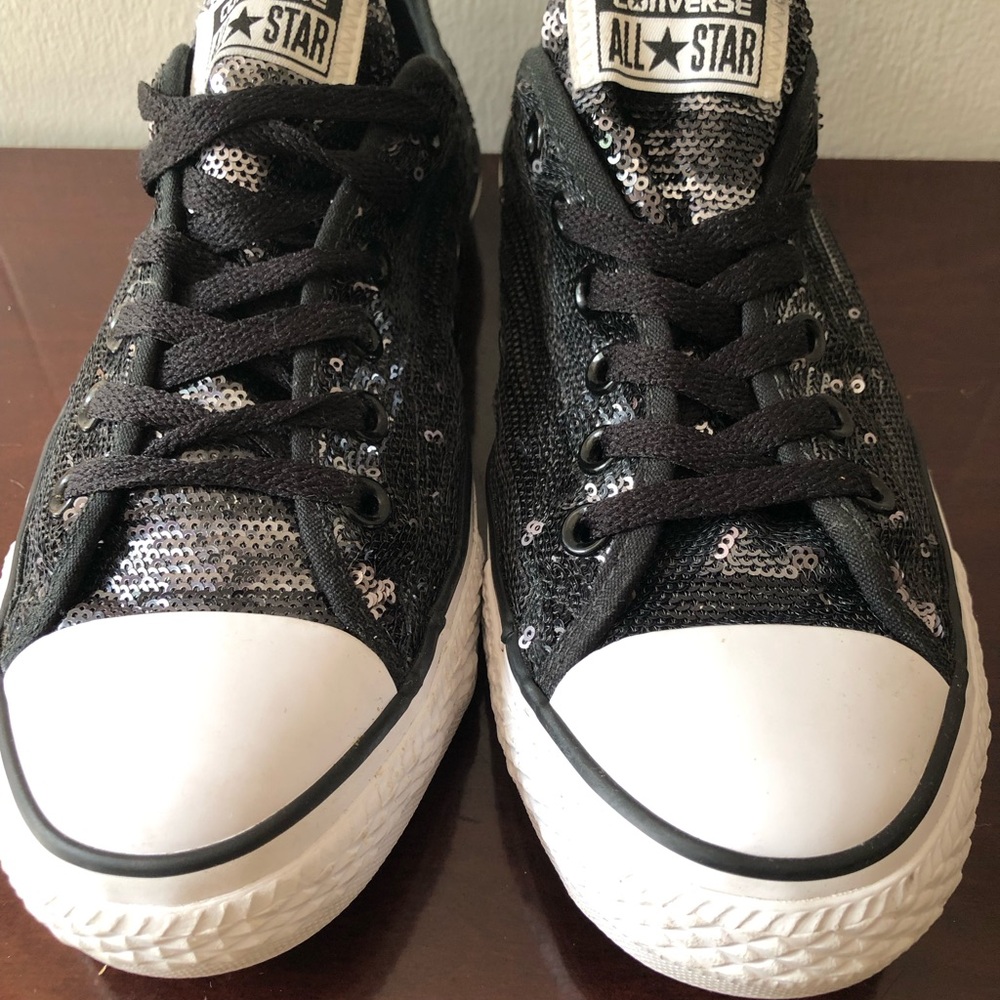 CONVERSE Sz 9(9.5) Low Top Sequins Sneakers - Black and White